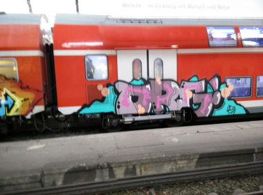 Graffiti Train in Hamburg - Photo by Pentabarf - ORG, Hamburg (2015)