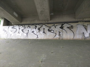 Graffiti in Deutschland - Photo by Pentabarf - A1, eifel, puton