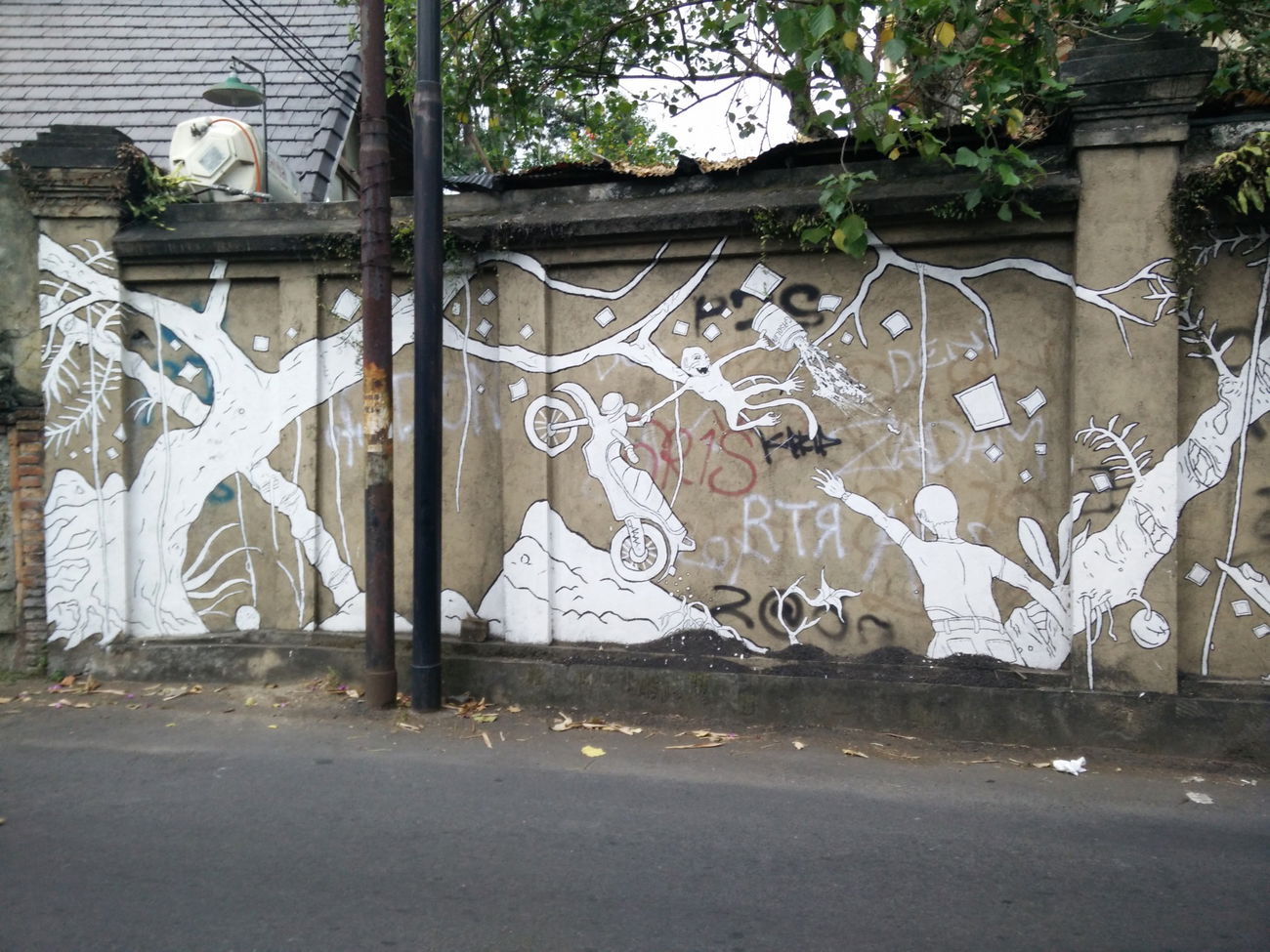 Graffiti Street Art in Indonesia - Photo by Pentabarf - indonesia, indonesien, ubud