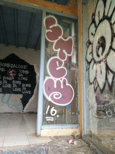 Graffiti Bombing in Indonesia - Photo by Pentabarf - indonesia, indonesien, ubud