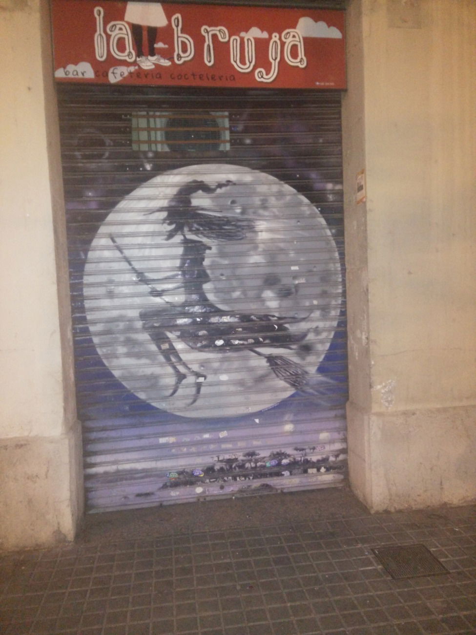 Graffiti Bombing in Barcelona - Photo by Pentabarf - barcelona, spain, character