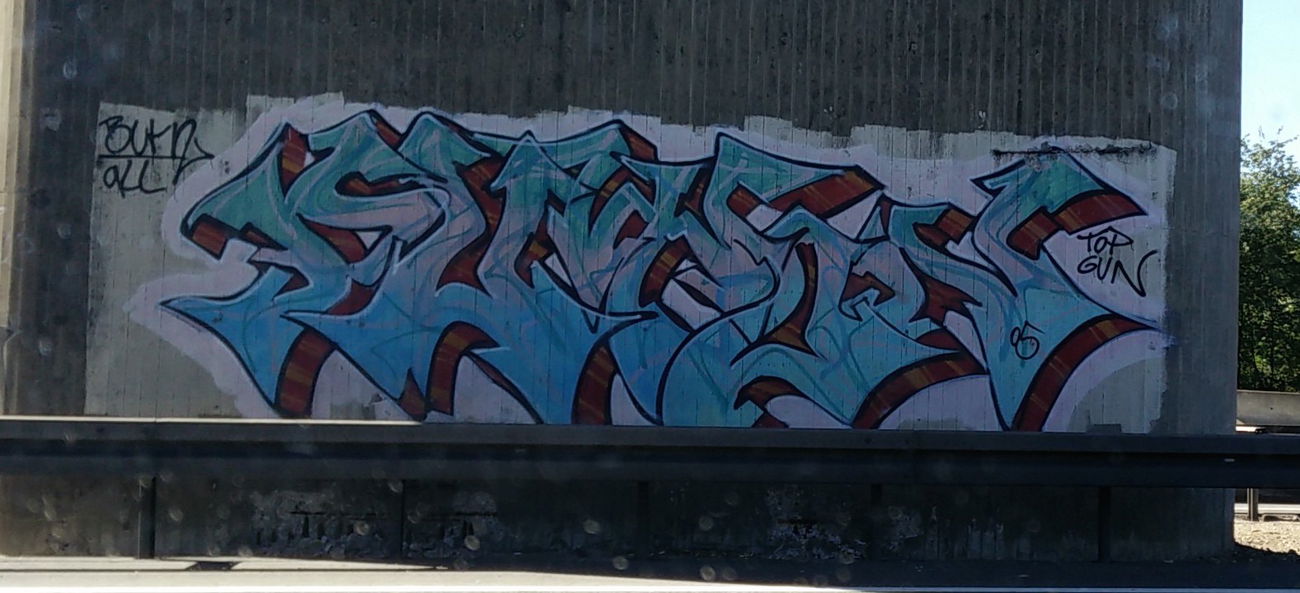 Graffiti Bombing in Köln - Photo by Pentabarf - A3, puton, netz (2005)