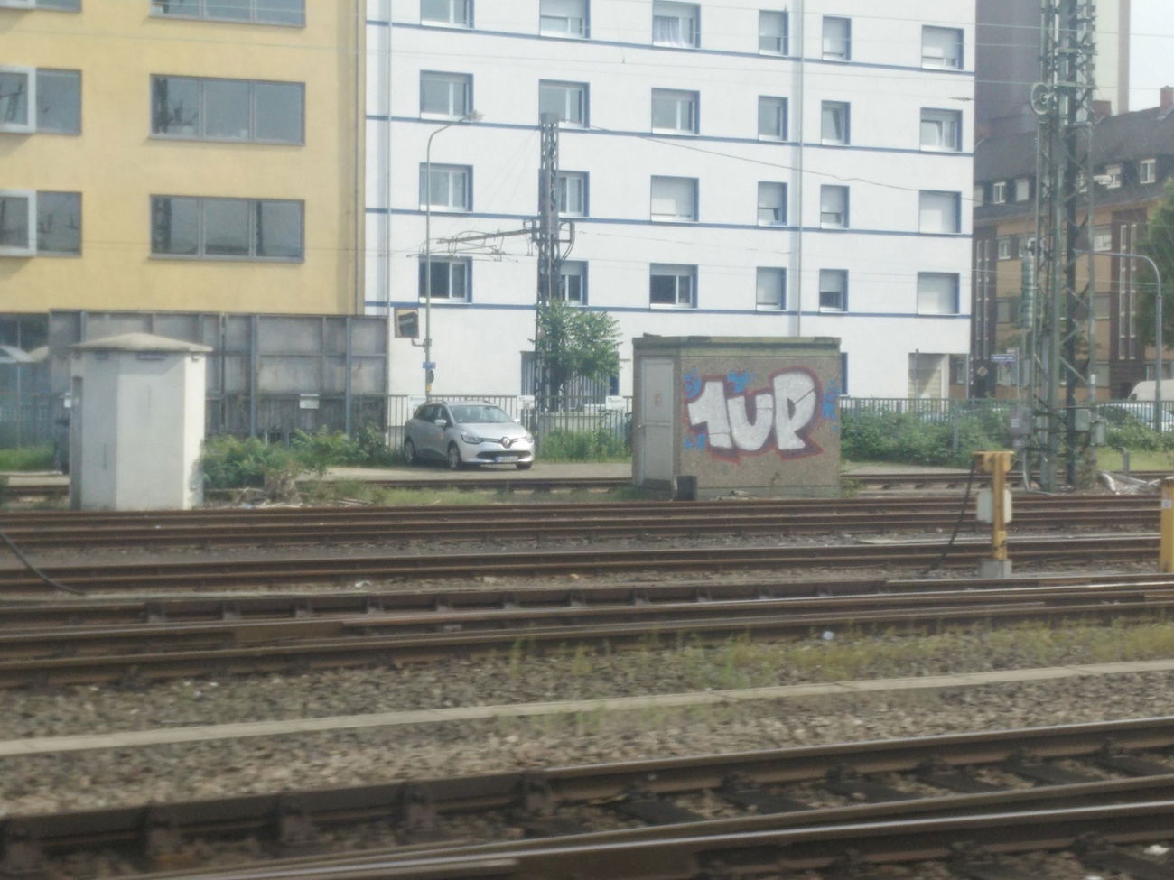 Graffiti Bombing in Frankfurt - Photo by Pentabarf - frankfurt, ffm, 1up