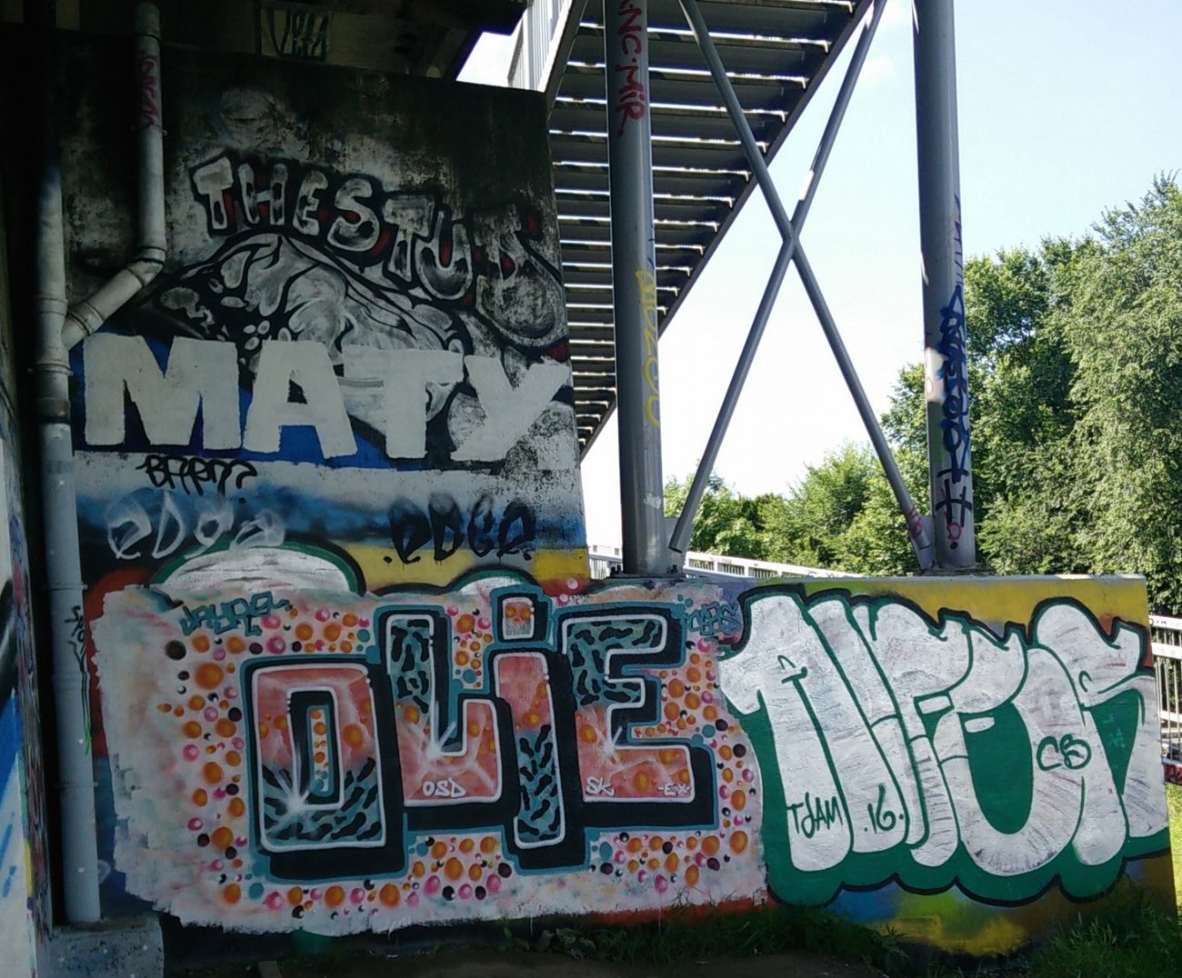 Graffiti in Amsterdam - Photo by Pentabarf - amsterdam, Flevopark, olie (2016)