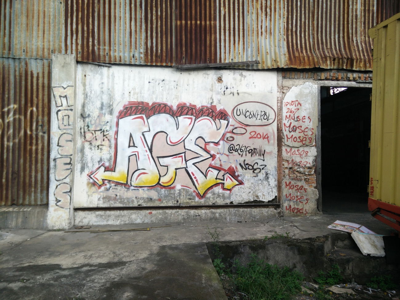 Graffiti Wall in Yogyakarta - Photo by Pentabarf - indonesia, indonesien, yogyakarta