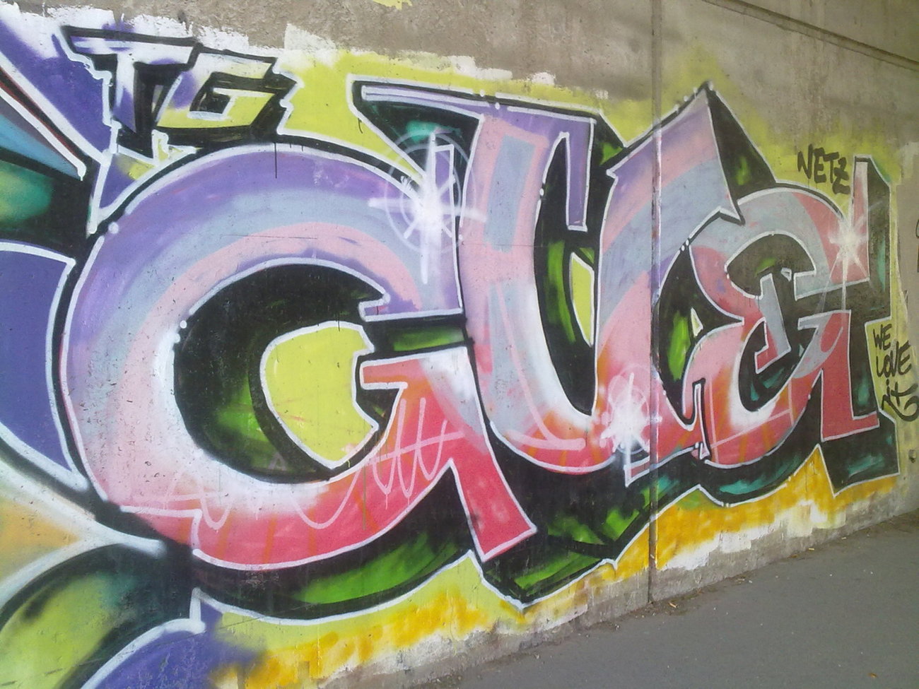 Graffiti Wall in Köln - Photo by Pentabarf - Cue, Netz, TG