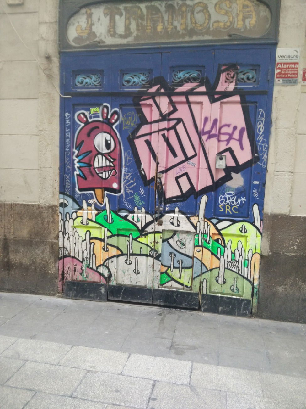 Graffiti Bombing in Barcelona - Photo by Pentabarf - barcelona, spain, character