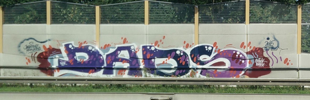 Graffiti Bombing - Photo by Pentabarf - A1, dads, snack (2016)