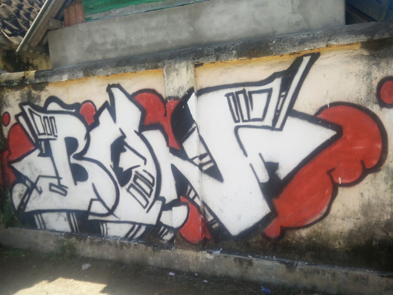 Graffiti Bombing in Indonesia - Photo by Pentabarf - indonesia, indonesien, lombok