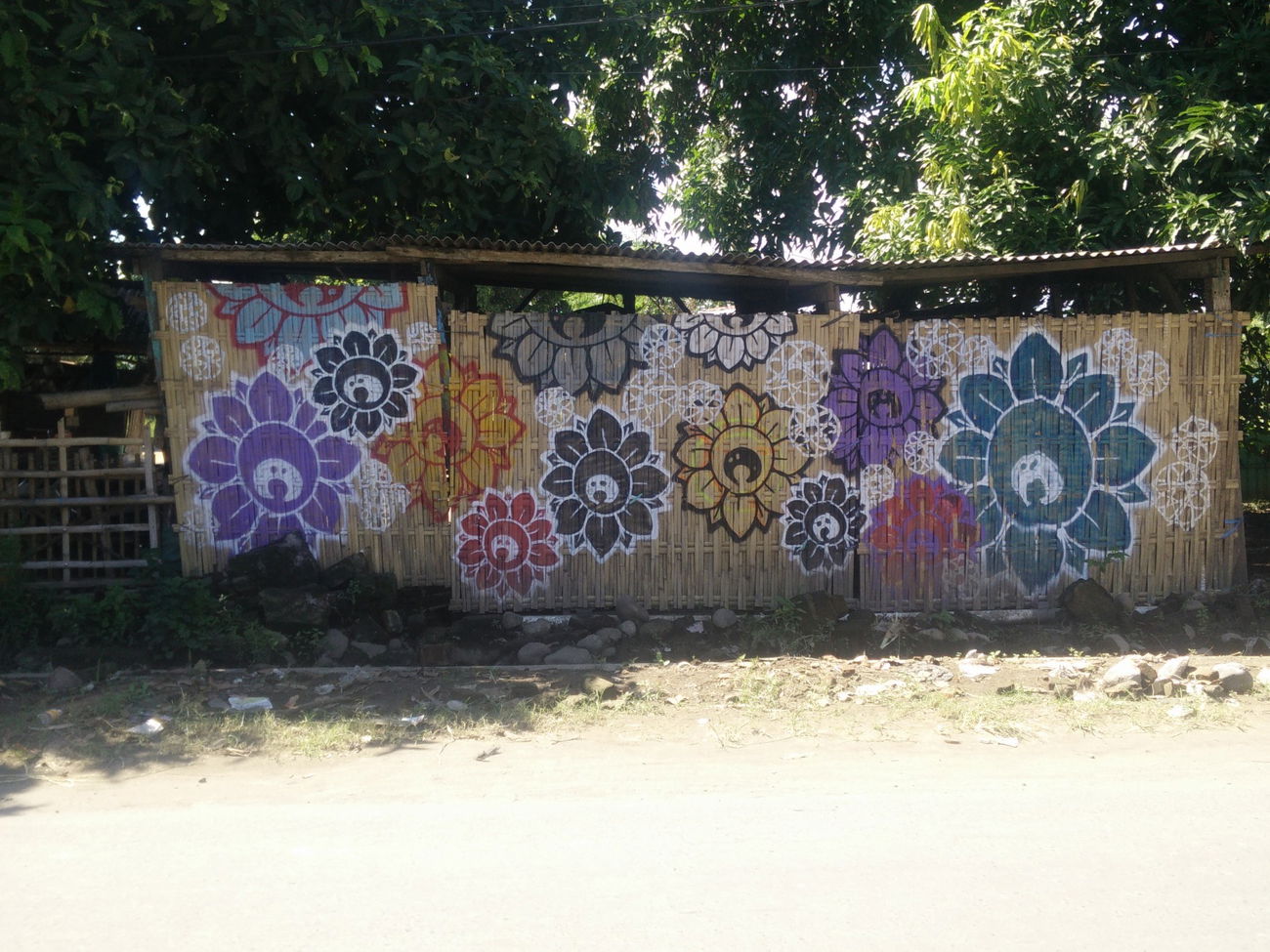 Graffiti Bombing in Indonesia - Photo by Pentabarf - indonesia, indonesien, lombok