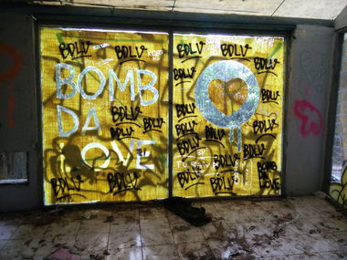 Graffiti Wall in Indonesia - Photo by Pentabarf - indonesia, indonesien, ubud