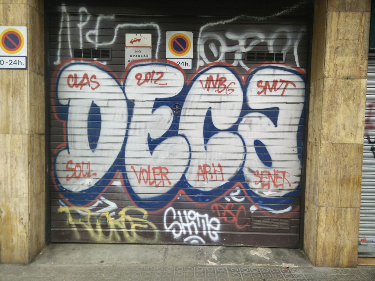 Graffiti Bombing in Barcelona - Photo by Pentabarf - barcelona, spain, spanien (2012)