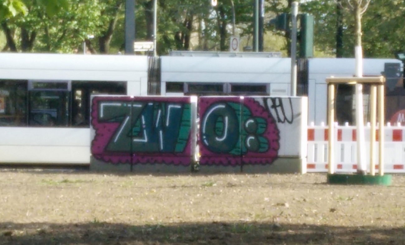 Graffiti Bombing - Photo by Pentabarf - Düsseldorf, Ddorf, zwo