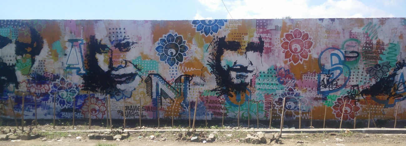 Graffiti Wall in Indonesia - Photo by Pentabarf - indonesia, indonesien, lombok