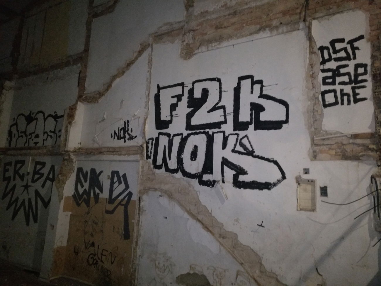 Graffiti Bombing in Altea - Photo by Pentabarf - spain, altea, dsf