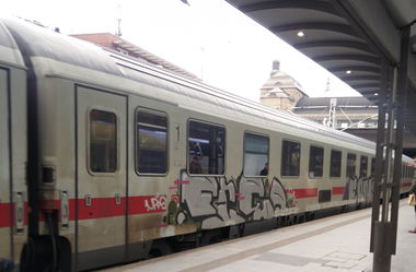 Graffiti Train - Photo by Pentabarf - Hamburg, HBF, upps (2018)