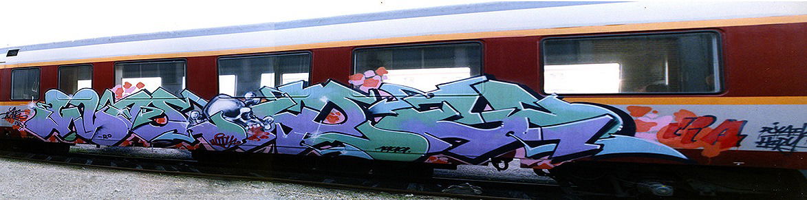 Graffiti Train - Photo by Perry (1999)