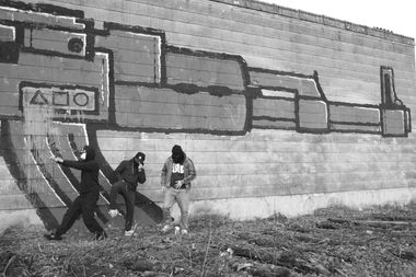 Graffiti Artwork - Photo by Petas - dance