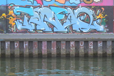 Graffiti Wall - Photo by Petas - Trfk, Tärfaq