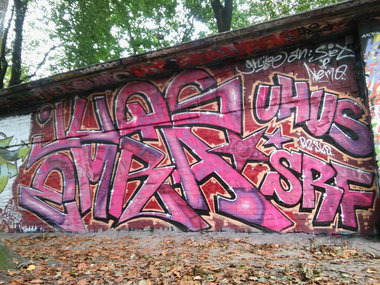 Graffiti Wall - Photo by PeterPetersen - juqs, emra