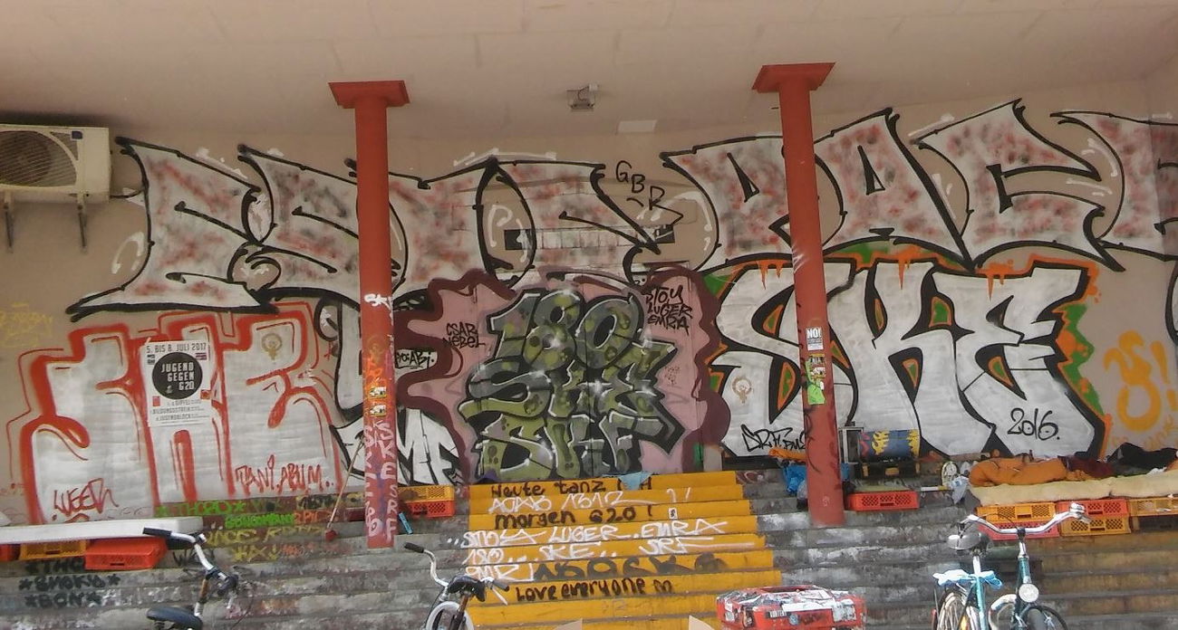 Graffiti Wall - Photo by PeterPetersen - 180, ske, srf