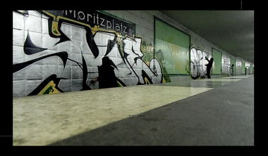 Graffiti Wall - Photo by PeterPetersen - ske, srf