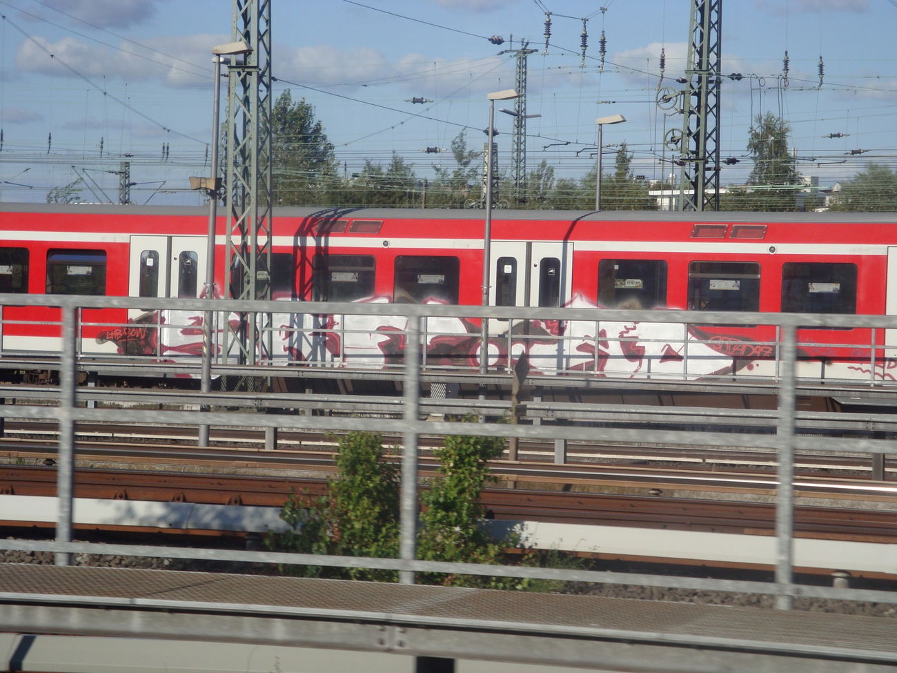 Graffiti Wall - Photo by PeterPetersen - srf, ad