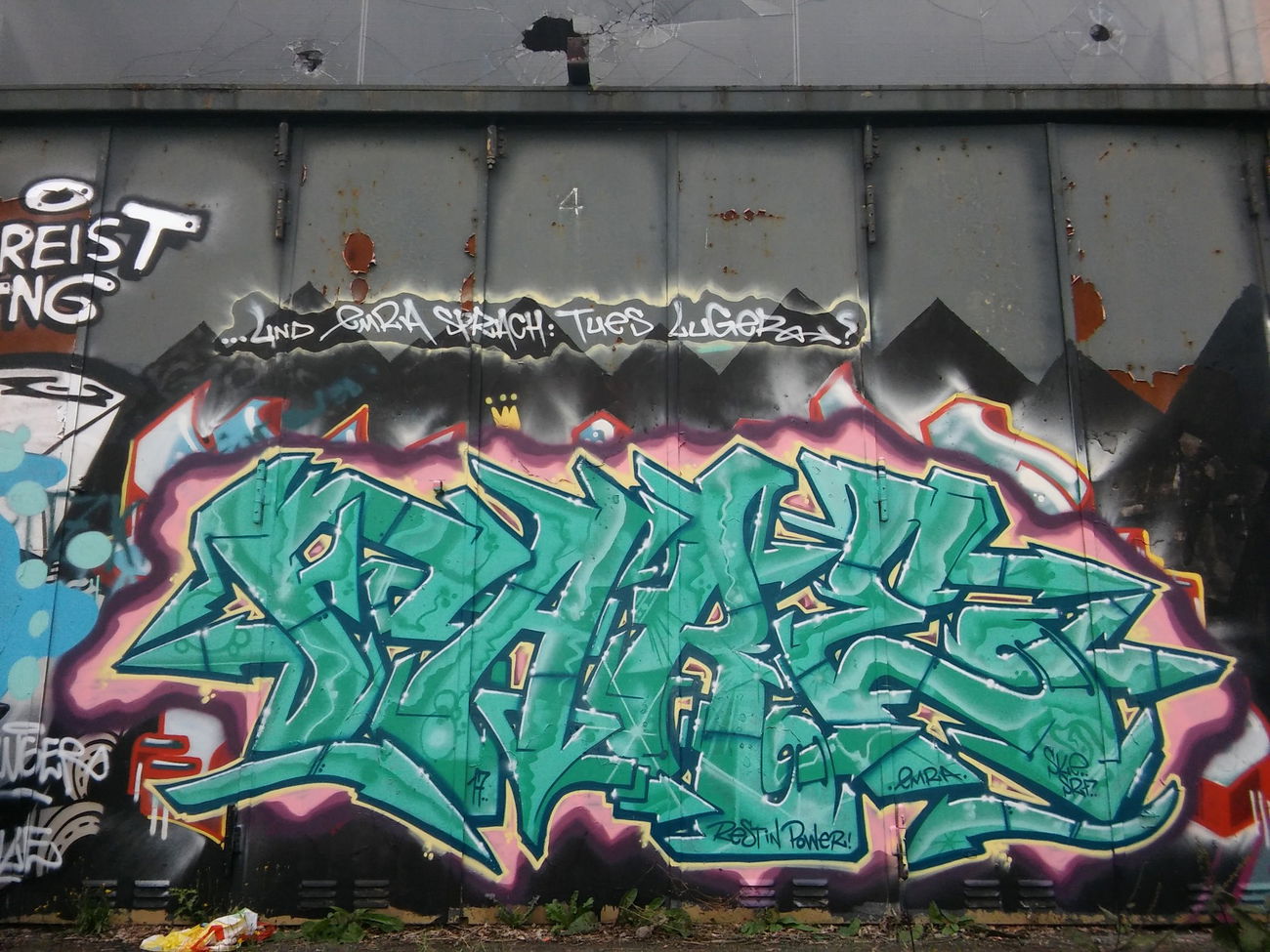Graffiti Wall - Photo by PeterPetersen - fare, srf