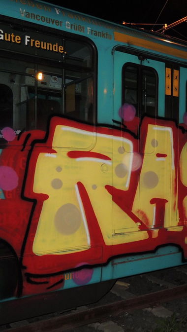 Graffiti Train - Photo by PeterSchechter - Frankfurt