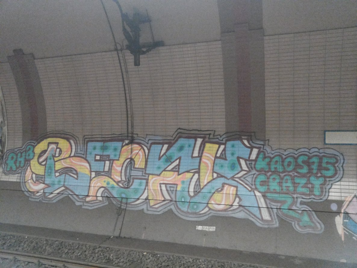 Graffiti Bombing - Photo by PetreUhlman - Becky, Rhb, Kaos75