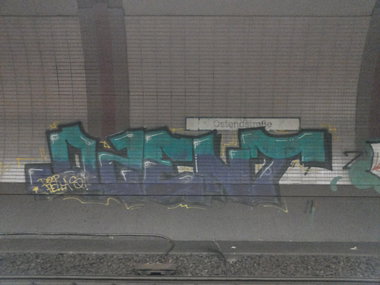Graffiti Bombing - Photo by PetreUhlman - Dzent, Deep, Fellas