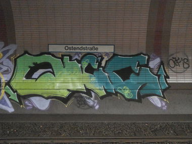 Graffiti Bombing - Photo by PetreUhlman - Olee, Ostendstraße, Ozf