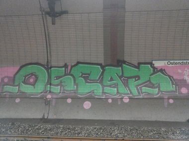 Graffiti Bombing - Photo by PetreUhlman - Oscar, Pse, Ostendendstraße (2013)