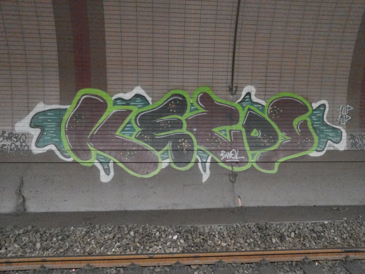 Graffiti Bombing - Photo by PetreUhlman - Kezdy, Bwol, Barbq