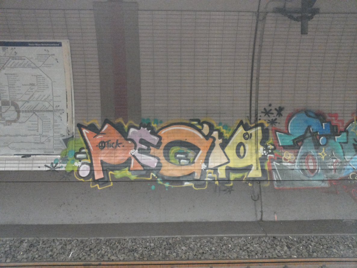 Graffiti Bombing - Photo by PetreUhlman - Media, Tick, Vp (2013)