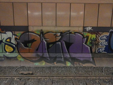 Graffiti Bombing - Photo by PetreUhlman - Oleh, Ozf, Frankfurt