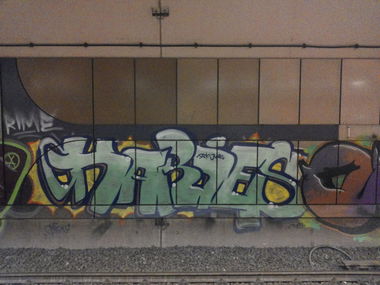 Graffiti Bombing - Photo by PetreUhlman - Karies, Sick, Junks