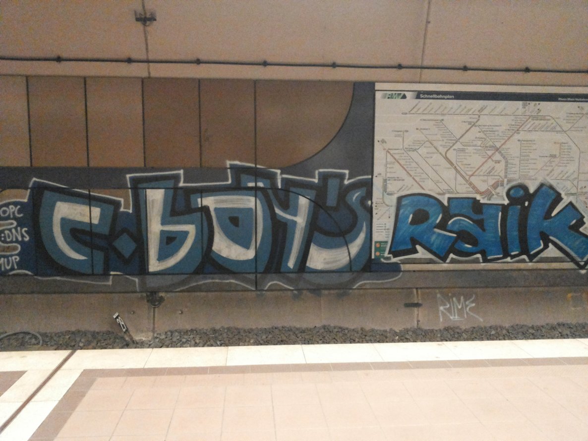 Graffiti Bombing - Photo by PetreUhlman - Cboys, Raik, Opc