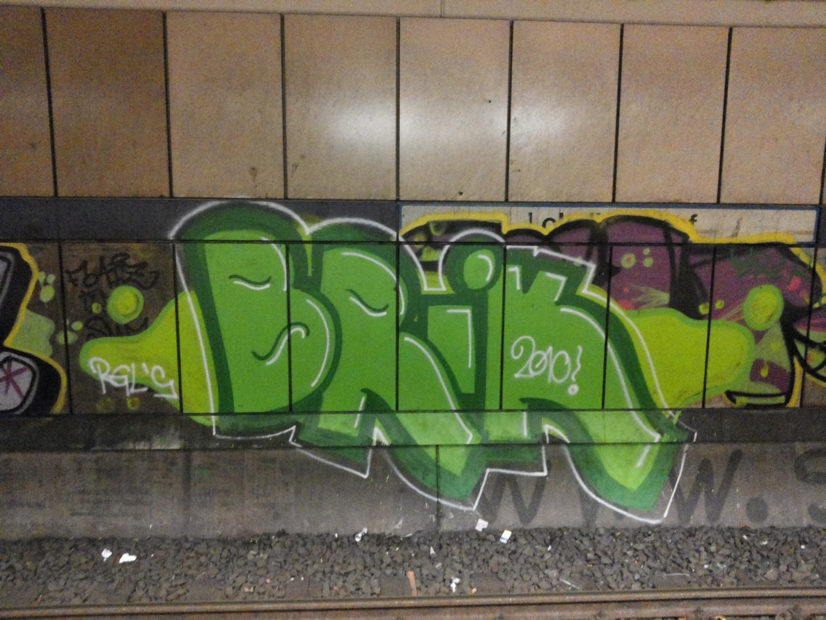 Graffiti Bombing - Photo by PetreUhlman - Brik, Rgls, 2010 (2013)