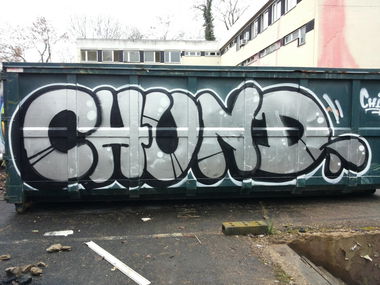 Graffiti Bombing - Photo by PetreUhlman - Chund, Dns, Frankfurt
