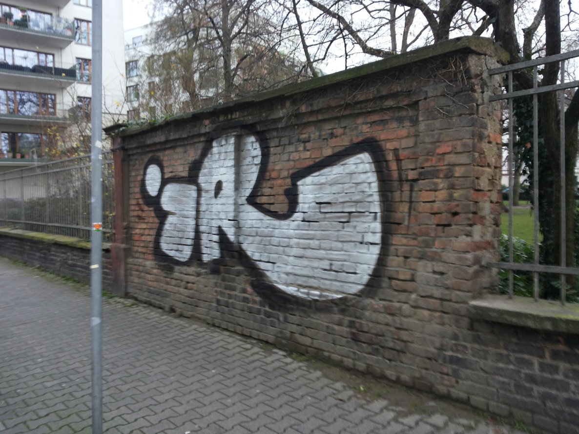 Graffiti Bombing - Photo by PetreUhlman - Ir, Frankfurt