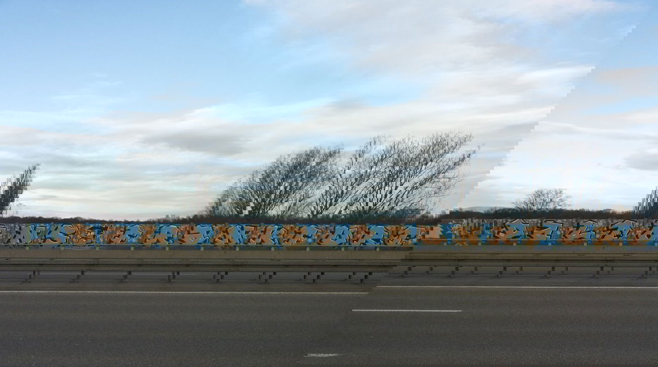 Graffiti Bombing - Photo by PetreUhlman - Daltons, Frankfurt, Dns