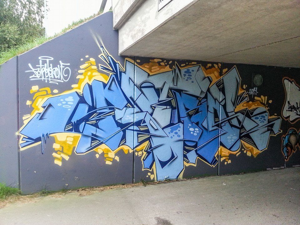 Graffiti Wall - Photo by PetrolOne