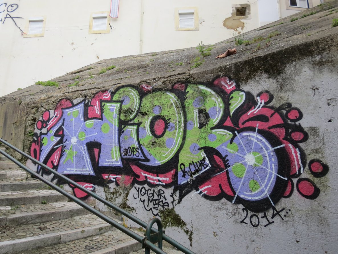 Graffiti Wall in Lisboa - Photo by Photographer - Hior, OFS, R-Club (2014)