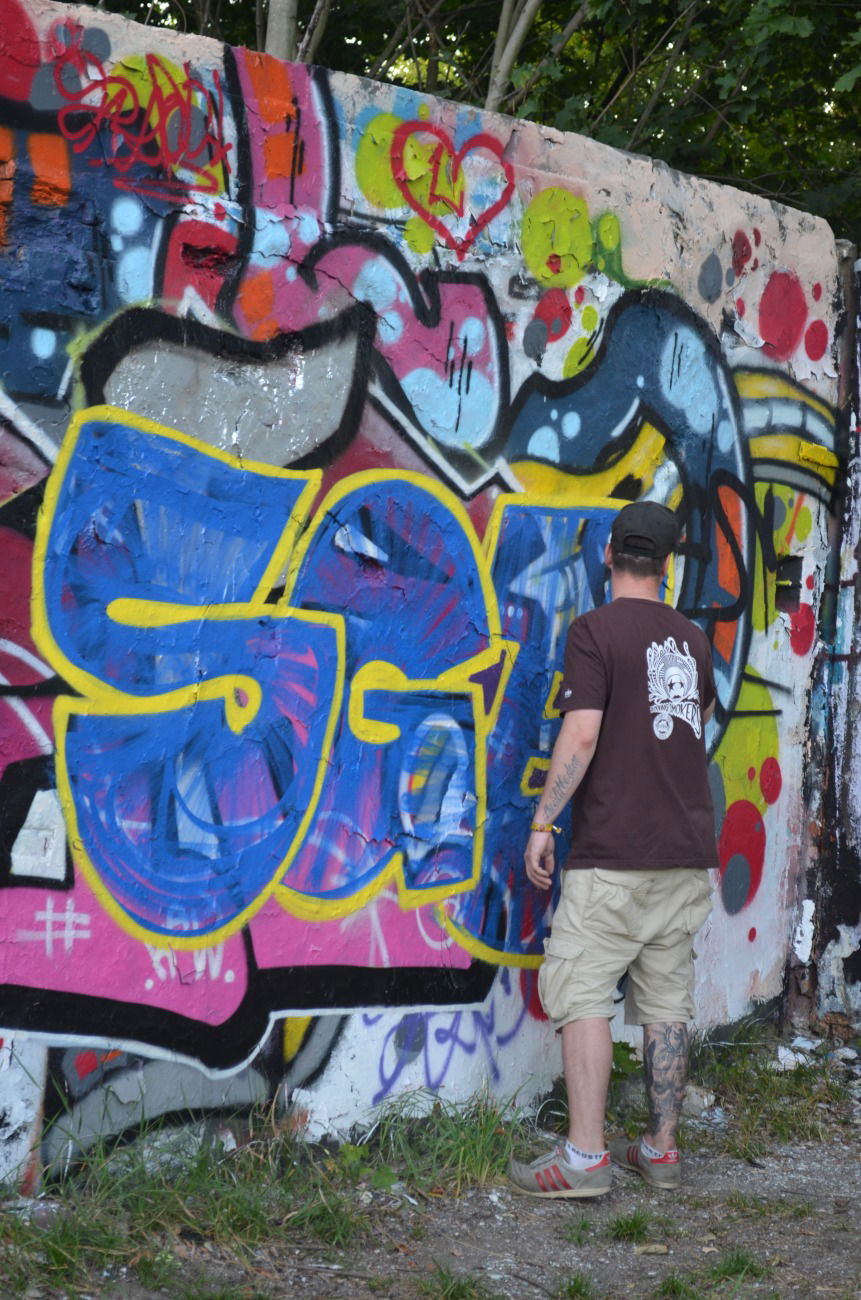 Graffiti Bombing - Photo by Phunkone (2014)