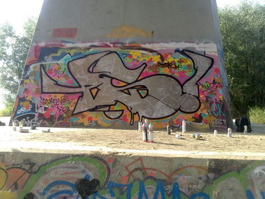 Graffiti Wall in Warsaw - Photo by PierdolSieCREW - PS, CREW, RUES (2013)
