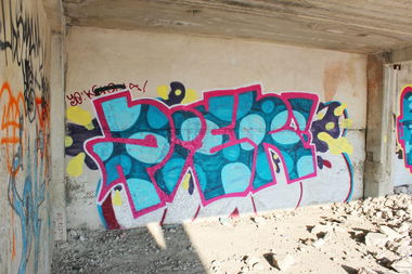 Graffiti Bombing - Photo by Pies_one - pier (2013)