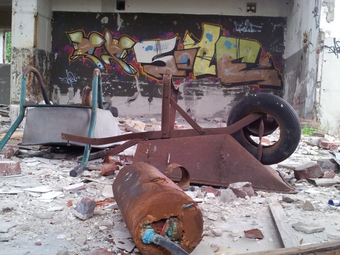 Graffiti Wall in Menden - Photo by Pillepalle - CAOS, SOLE