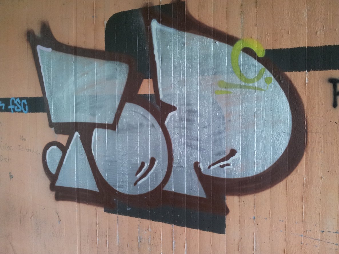 Graffiti Bombing - Photo by Pillepalle - TOP