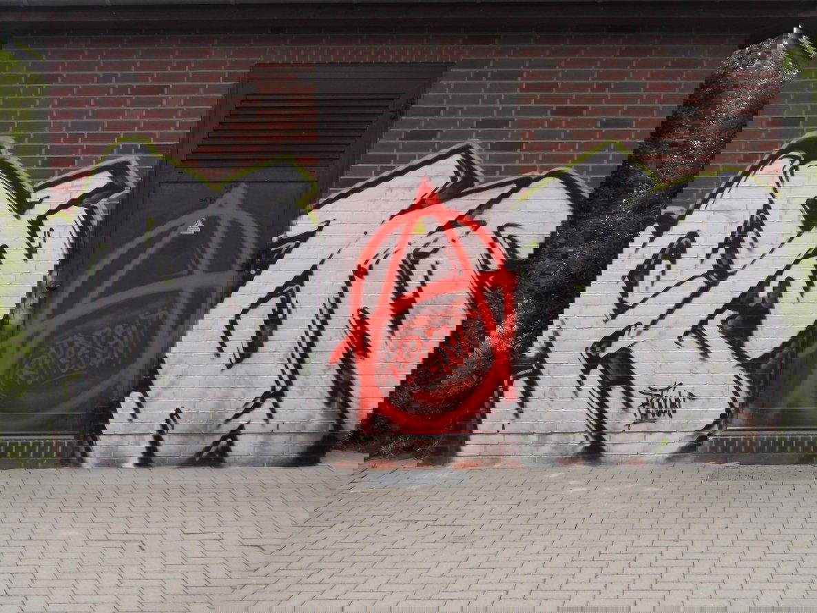 Graffiti Bombing - Photo by PinaColadaSong - FTOWN (2014)